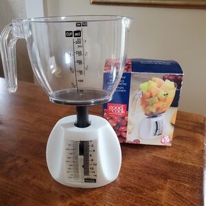 Small Kitchen Scale with Clear Measuring Cup